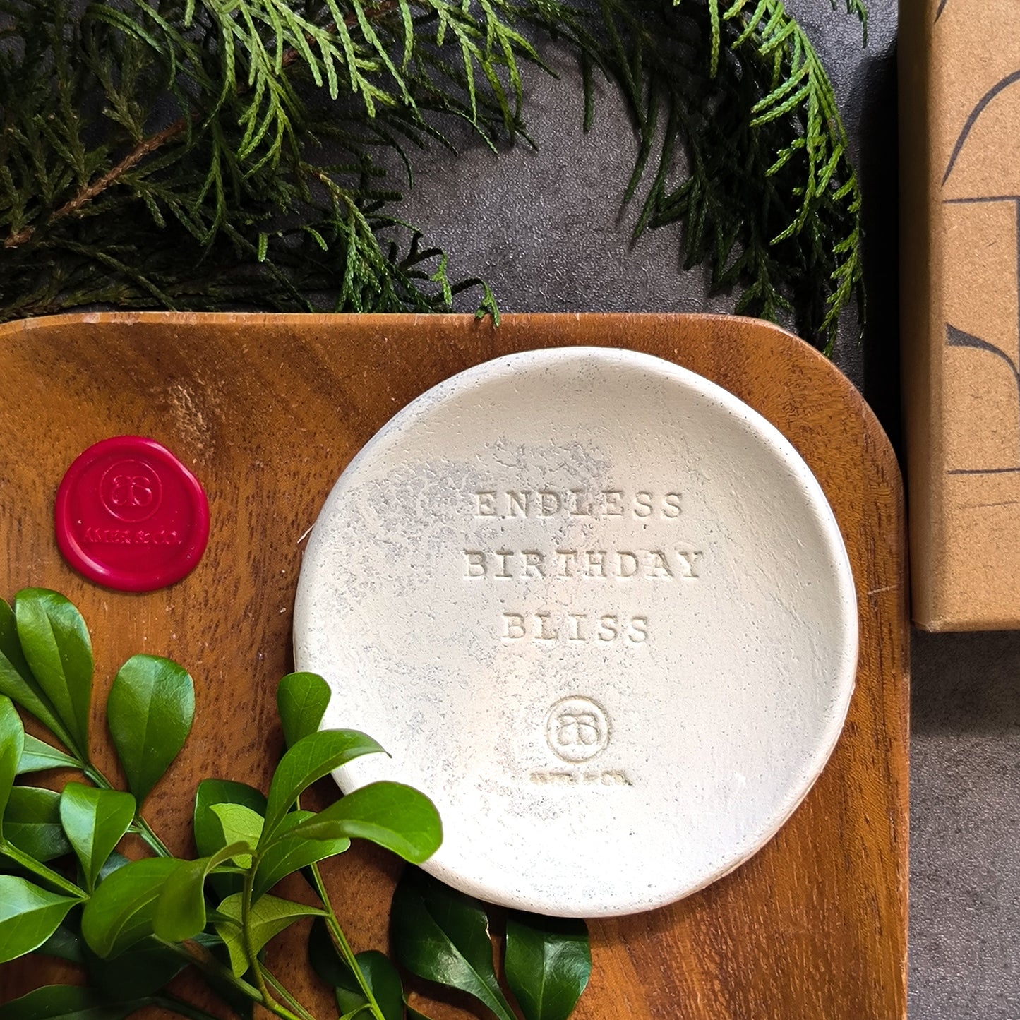 FESTIVE GREETINGS | Trinket Dish Diffuser